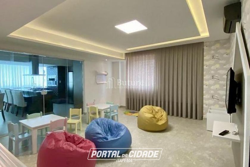 Apartamento &agrave; venda - 141m&sup2; - Meia Praia