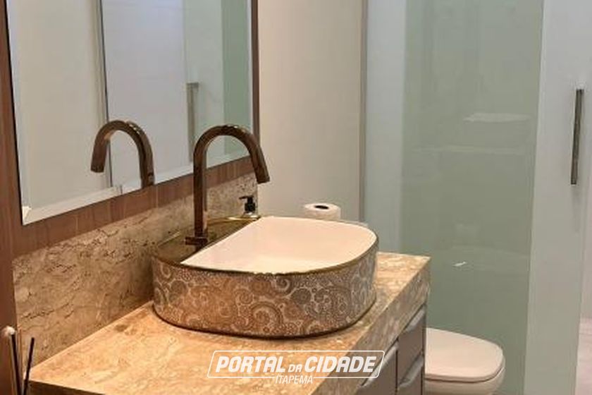 Apartamento para alugar - 200m&sup2; - Meia Praia
