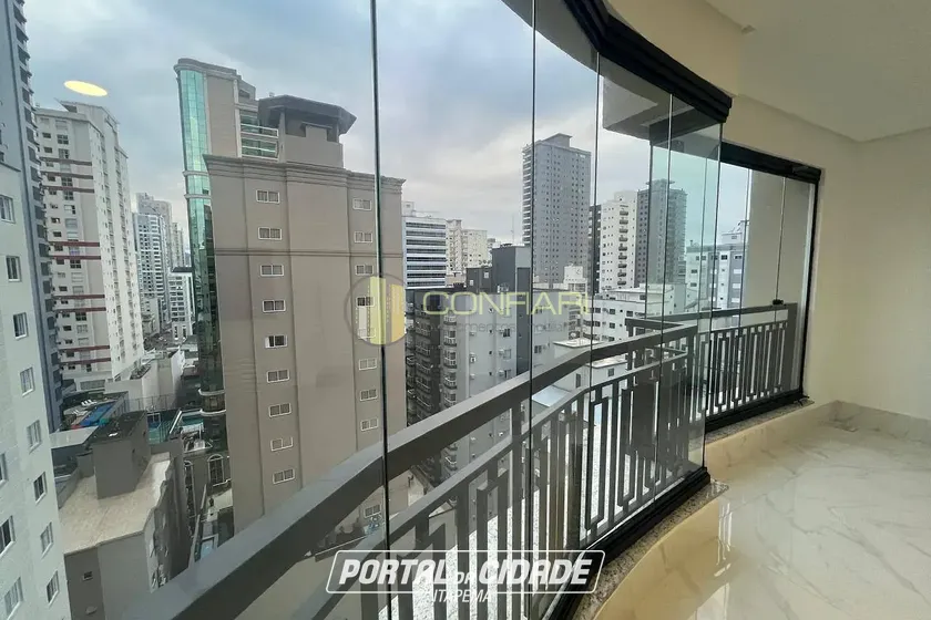 Apartamento para alugar - 187m&sup2; - meia praia