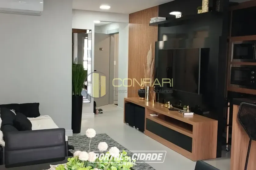 Apartamento &agrave; venda - 101m&sup2; - Meia Praia