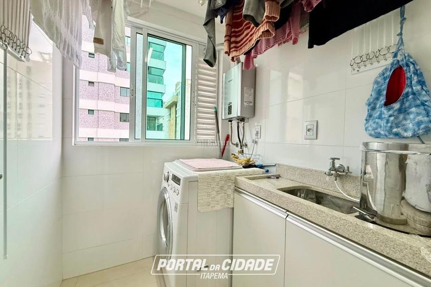 Apartamento &agrave; venda - 120m&sup2; - Meia Praia