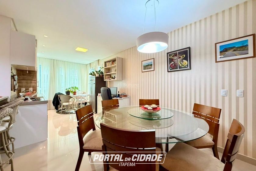 Apartamento &agrave; venda - 135m&sup2; - Meia Praia