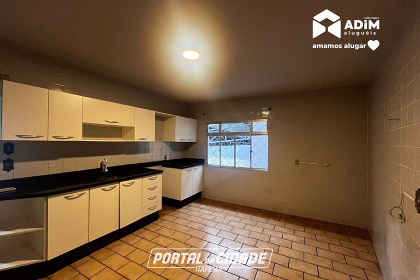 Casa para alugar - 211m&sup2; - Centro