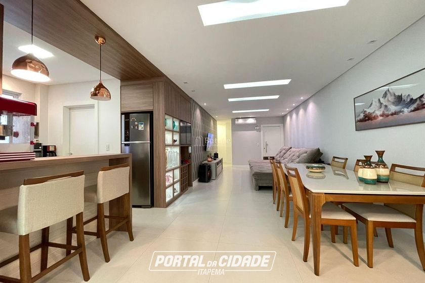 Apartamento &agrave; venda - 141m&sup2; - Meia Praia