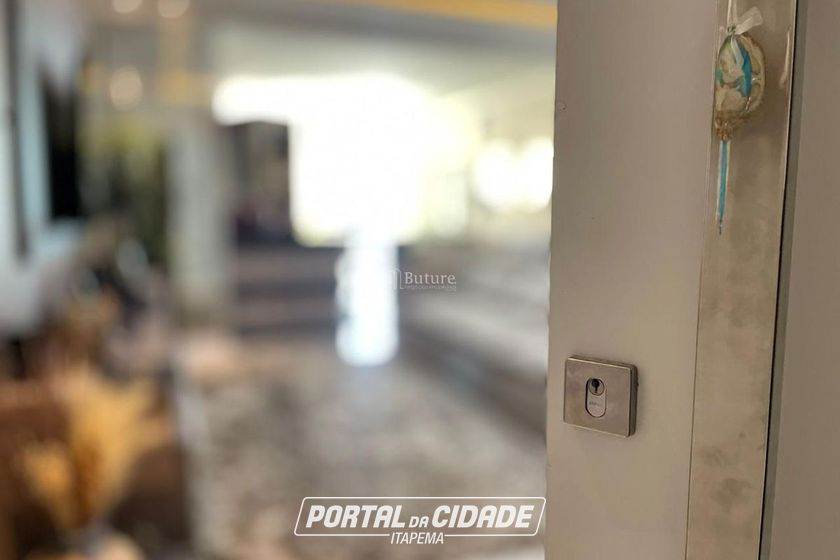 Apartamento &agrave; venda - 138m&sup2; - Centro