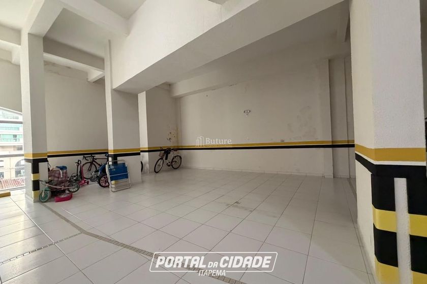 Apartamento &agrave; venda - 125m&sup2; - Meia Praia