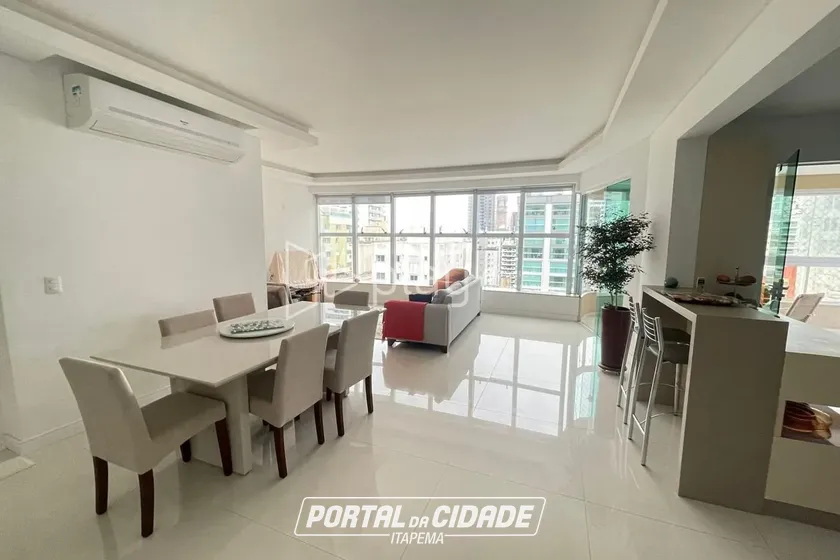 Apartamento &agrave; venda - 185m&sup2; - Meia Praia