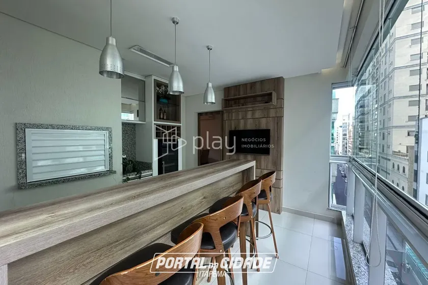 Apartamento &agrave; venda - 134m&sup2; - Meia Praia