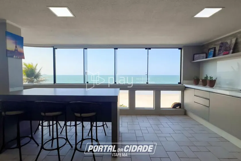Apartamento &agrave; venda - 170m&sup2; - Meia Praia