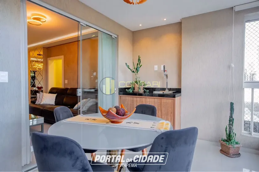 Apartamento &agrave; venda - 117m&sup2; - Meia Praia