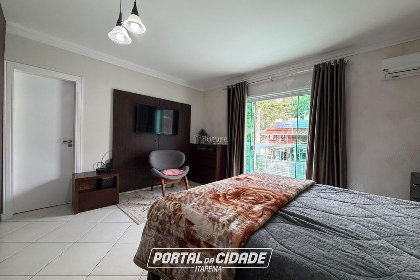 Casa &agrave; venda - 200m&sup2; - Praia dos Amores