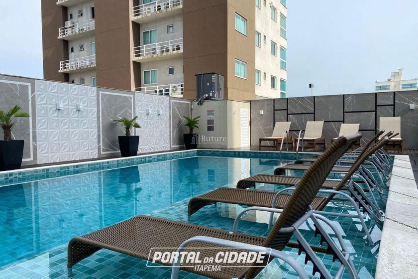 Apartamento &agrave; venda - 136m&sup2; - Meia Praia