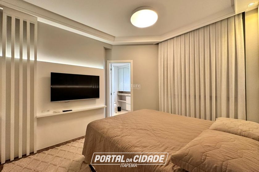 Apartamento &agrave; venda - 130m&sup2; - Meia Praia