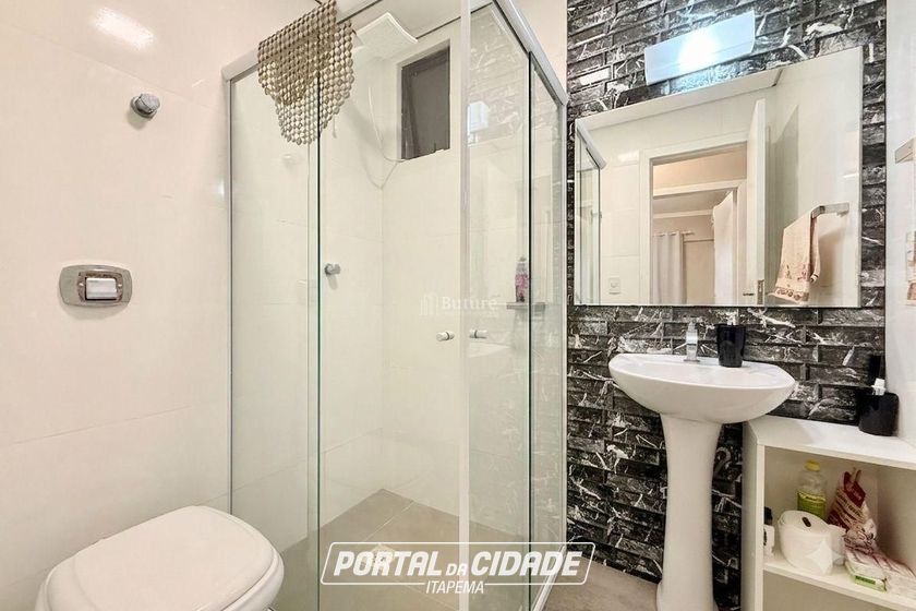 Apartamento &agrave; venda - 160m&sup2; - Meia Praia
