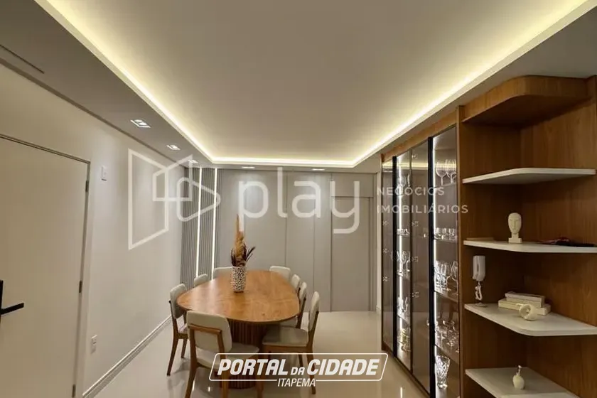Apartamento &agrave; venda - 145m&sup2; - Meia Praia