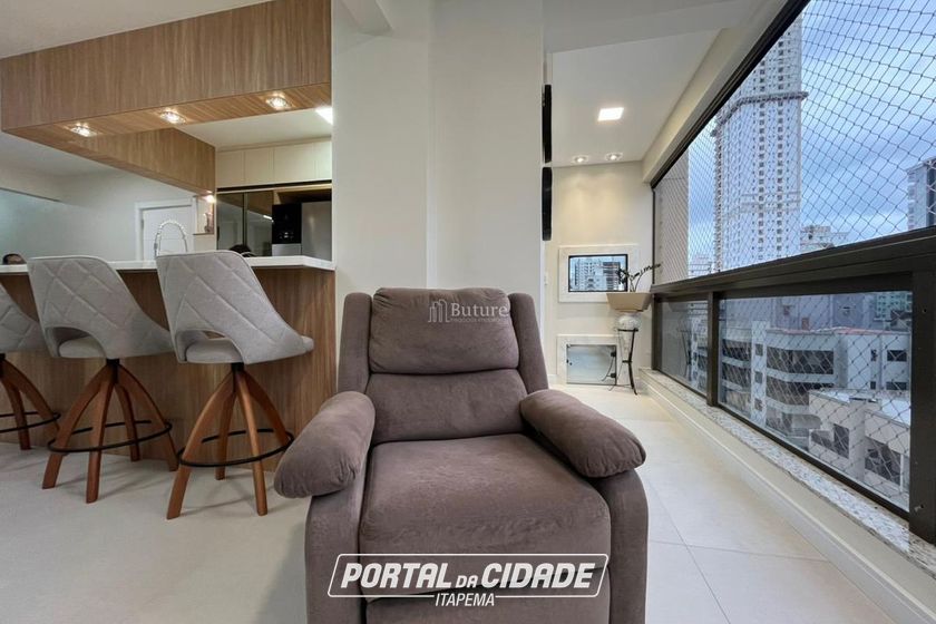 Apartamento &agrave; venda - 109m&sup2; - Meia Praia