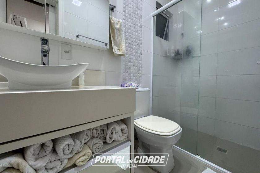 Apartamento &agrave; venda - 180m&sup2; - Meia Praia