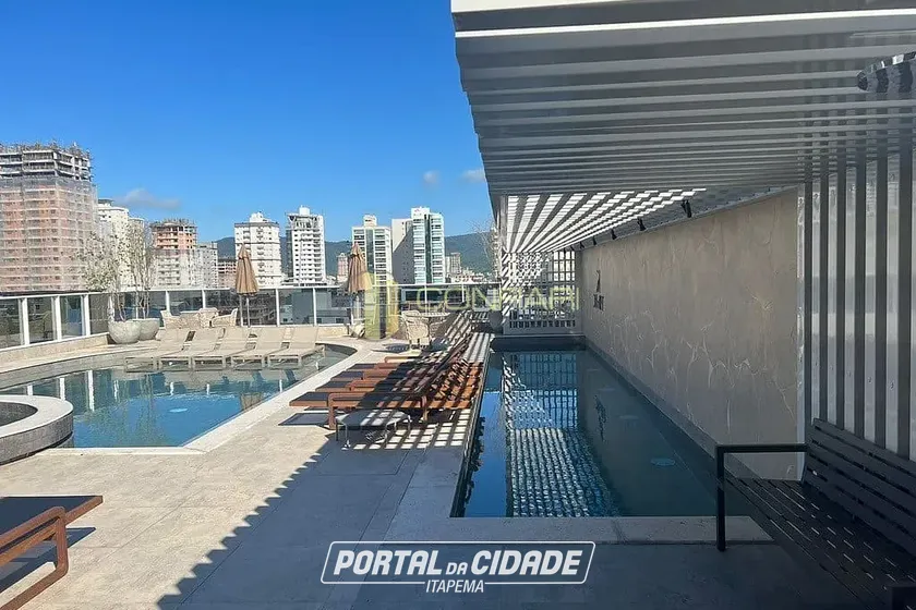 Apartamento &agrave; venda - 128m&sup2; - Meia Praia