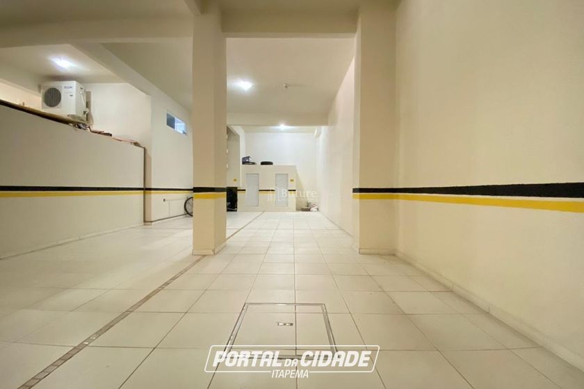 Apartamento &agrave; venda - 143m&sup2; - Meia Praia