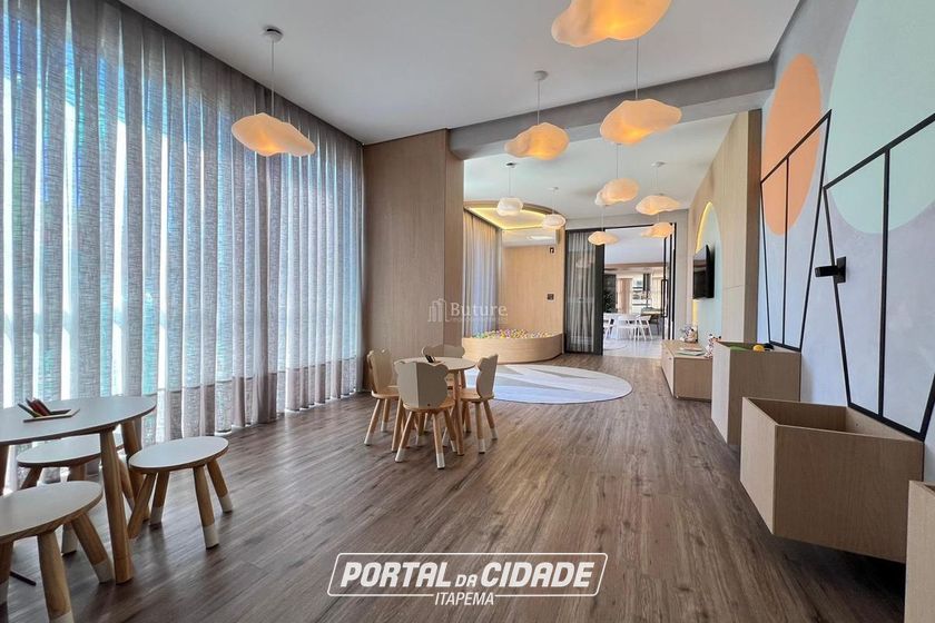 Apartamento &agrave; venda - 123m&sup2; - Meia Praia