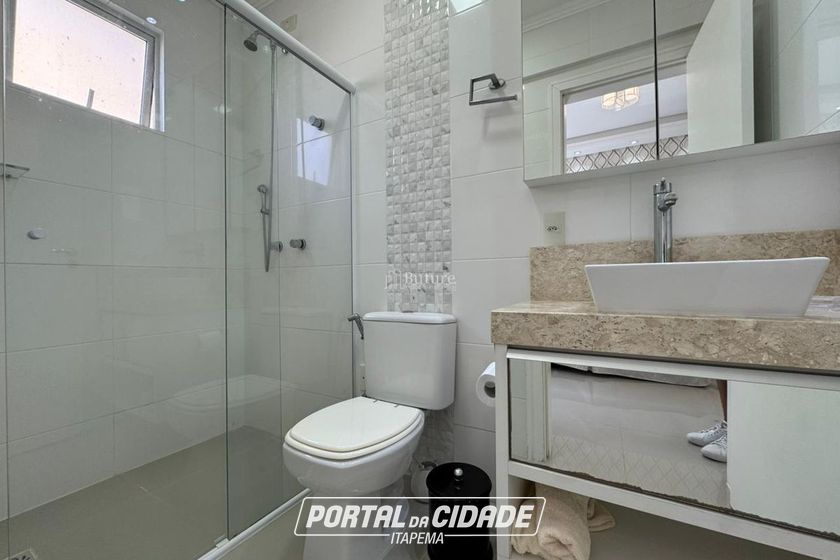 Apartamento &agrave; venda - 180m&sup2; - Meia Praia