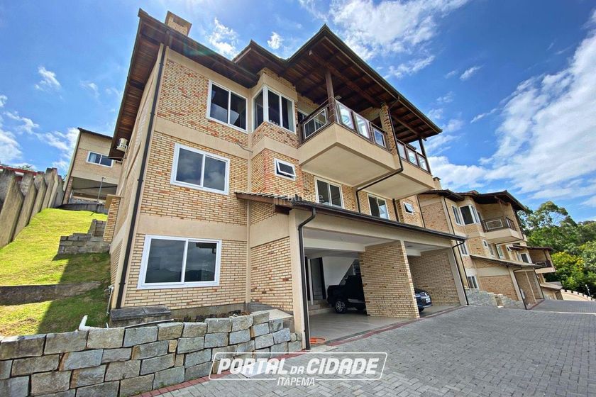 Casa &agrave; venda - 200m&sup2; - Canto da Praia