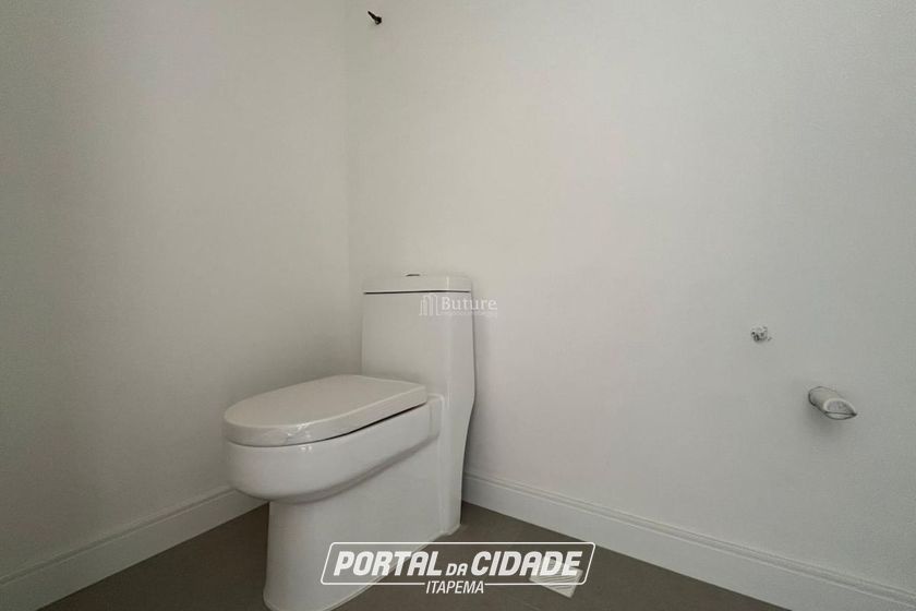 Apartamento &agrave; venda - 137m&sup2; - Meia Praia