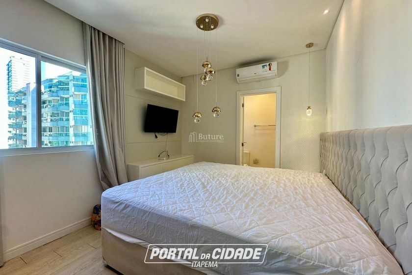 Apartamento &agrave; venda - 137m&sup2; - Meia Praia