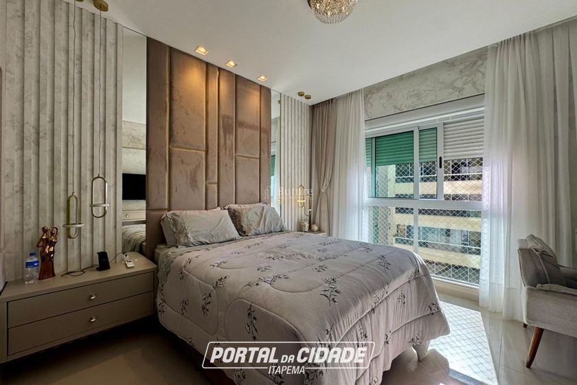 Apartamento &agrave; venda - 240m&sup2; - Meia Praia