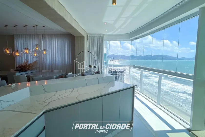 Apartamento &agrave; venda - 198m&sup2; - Meia Praia