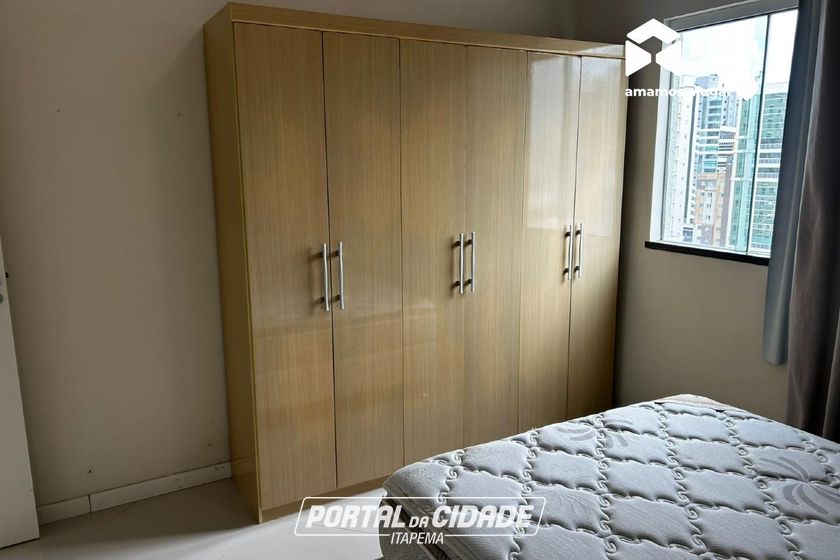 Apartamento para alugar - 140m&sup2; - Meia Praia