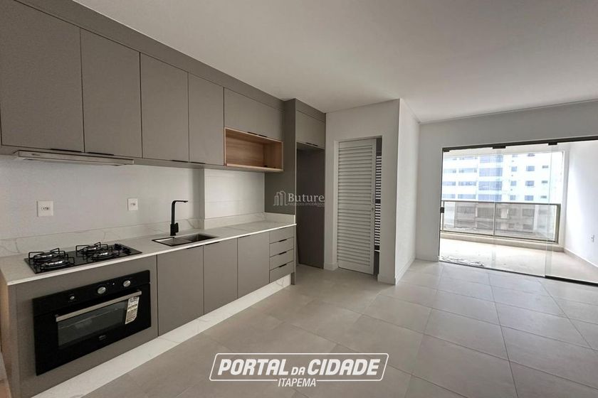 Apartamento &agrave; venda - 119m&sup2; - Meia Praia
