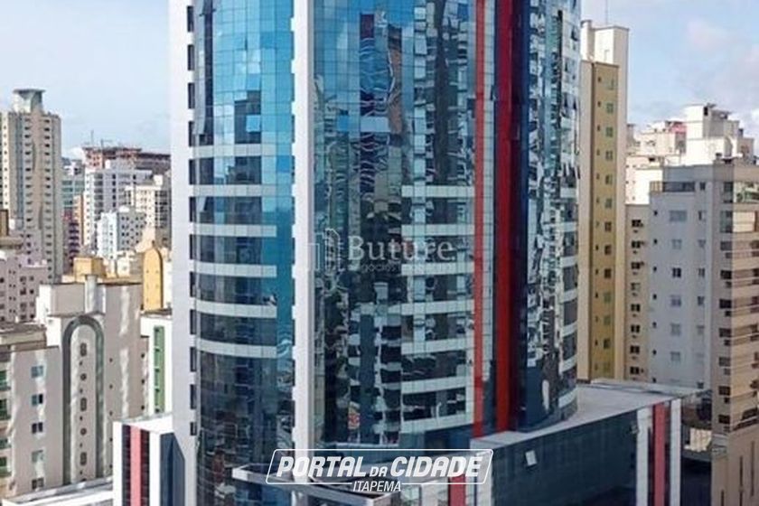 Apartamento &agrave; venda - 229m&sup2; - Meia Praia