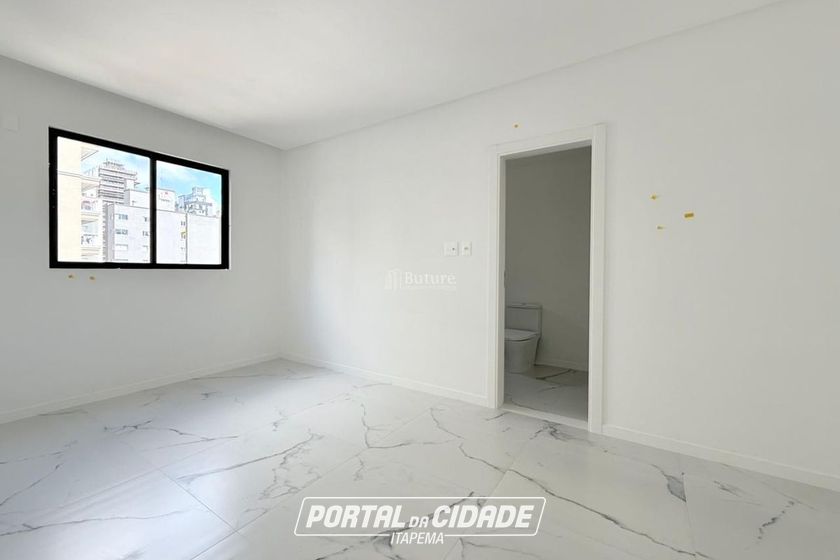 Apartamento &agrave; venda - 160m&sup2; - Meia Praia