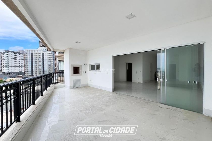 Apartamento &agrave; venda - 217m&sup2; - Meia Praia
