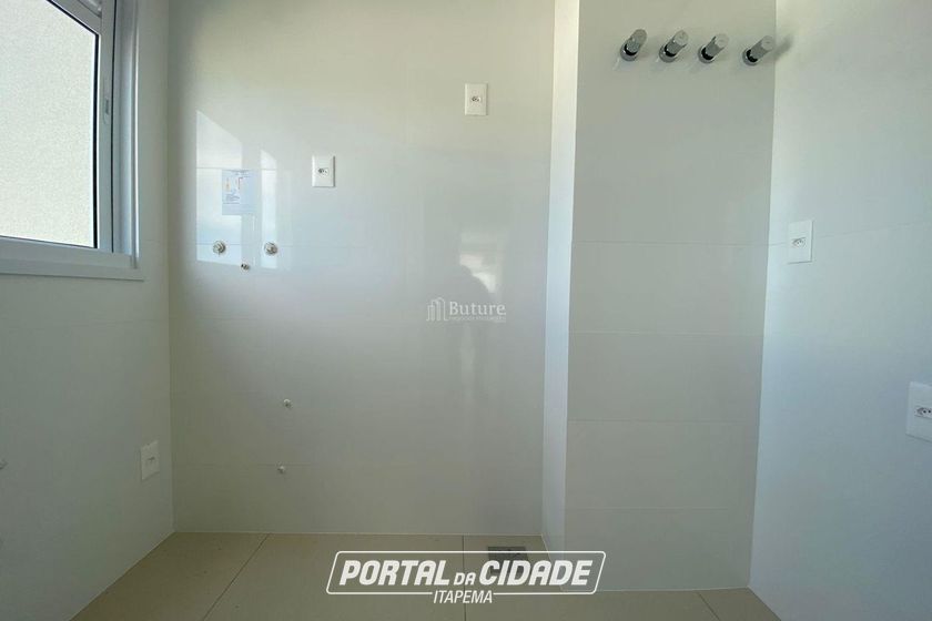 Apartamento &agrave; venda - 129m&sup2; - Meia Praia