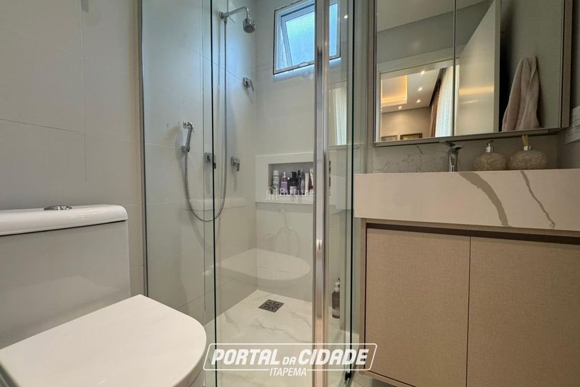 Apartamento &agrave; venda - 142m&sup2; - Meia Praia