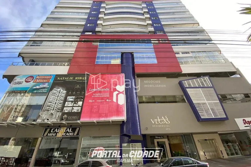 Apartamento &agrave; venda - 115m&sup2; - Meia Praia