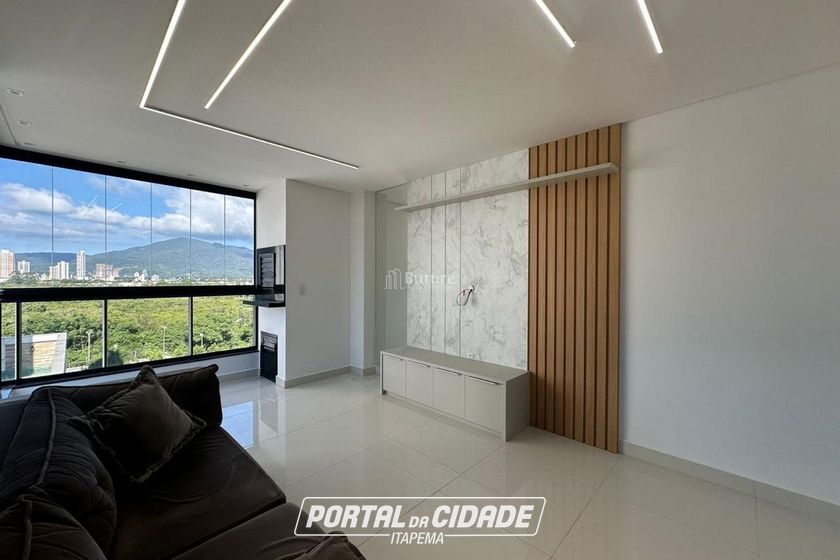Apartamento &agrave; venda - 95m&sup2; - Meia Praia