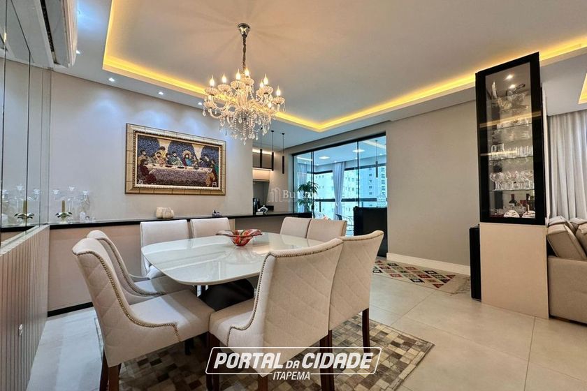 Apartamento &agrave; venda - 165m&sup2; - Meia Praia