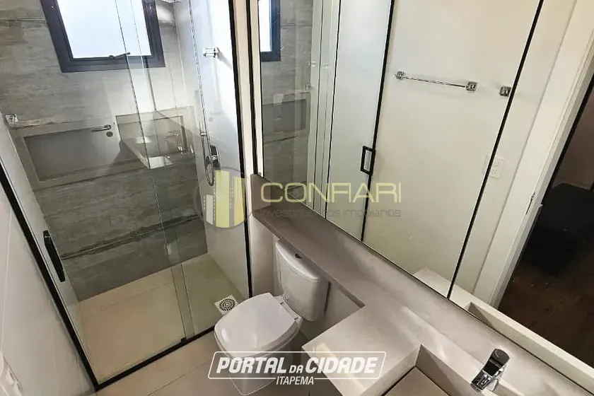 Apartamento &agrave; venda - 162m&sup2; - Meia Praia