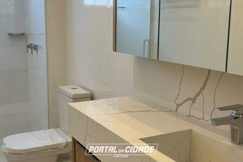 Apartamento para alugar - 160m&sup2; - Meia Praia