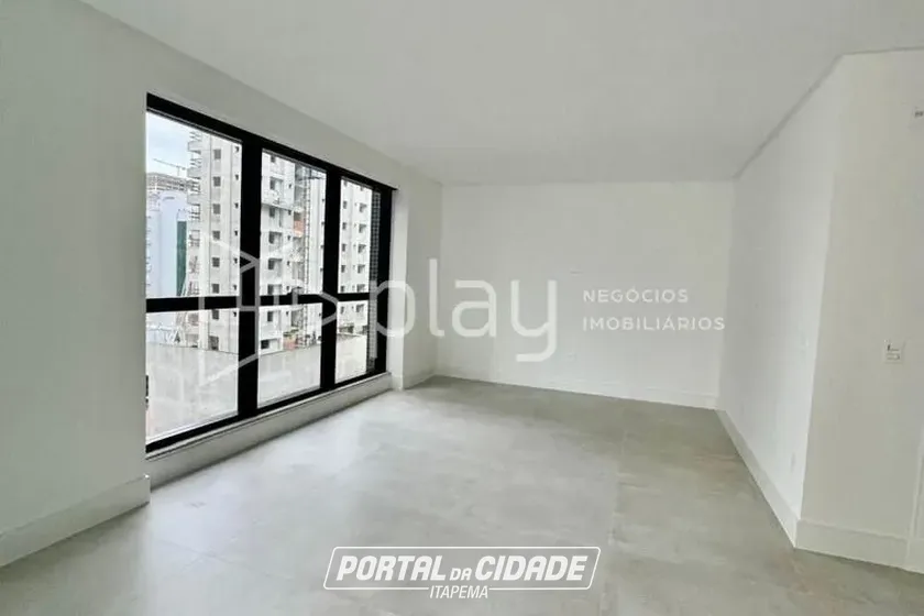 Apartamento &agrave; venda - 132m&sup2; - Meia Praia