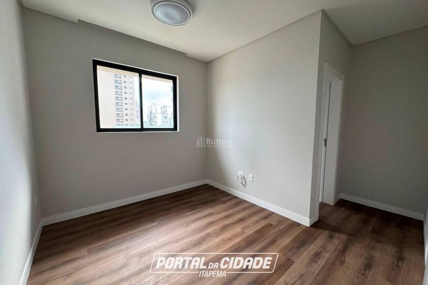 Apartamento &agrave; venda - Meia Praia