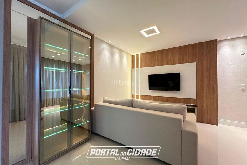 Apartamento &agrave; venda - 167m&sup2; - Meia Praia