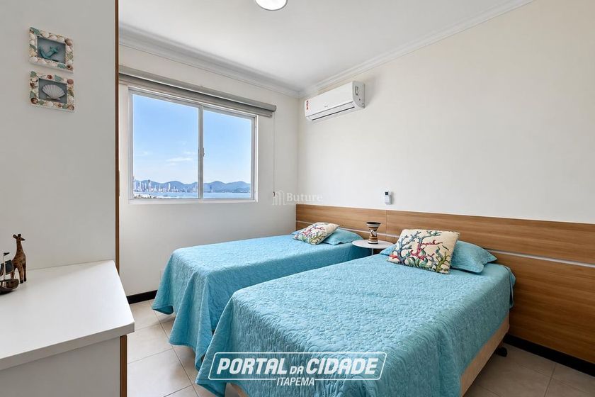Apartamento &agrave; venda - 170m&sup2; - Meia Praia