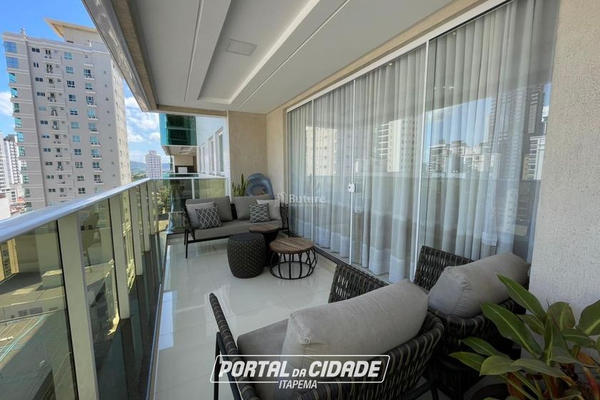 Apartamento &agrave; venda - 228m&sup2; - Meia Praia