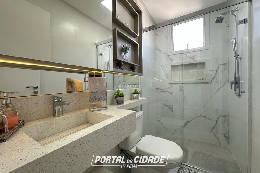 Apartamento &agrave; venda - 140m&sup2; - Meia Praia