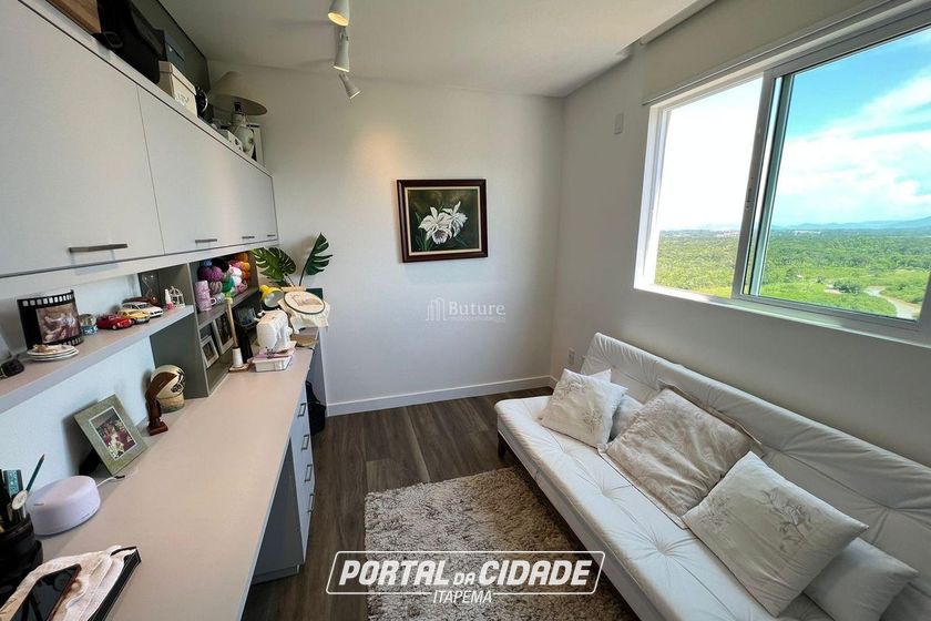 Apartamento &agrave; venda - 110m&sup2; - Meia Praia