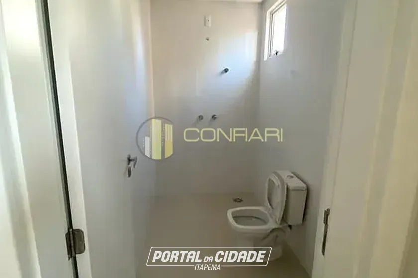Apartamento &agrave; venda - 143m&sup2; - Meia Praia